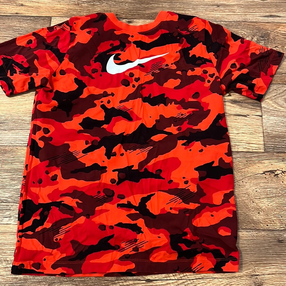 Youth XL Nike camo tee